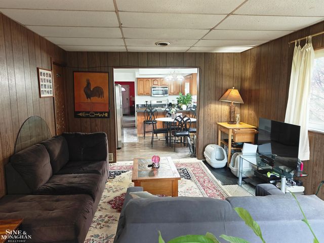 28300 Roy Boulevard, Saint Clair Shores, MI 48081