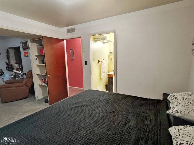 28300 Roy Boulevard, Saint Clair Shores, MI 48081