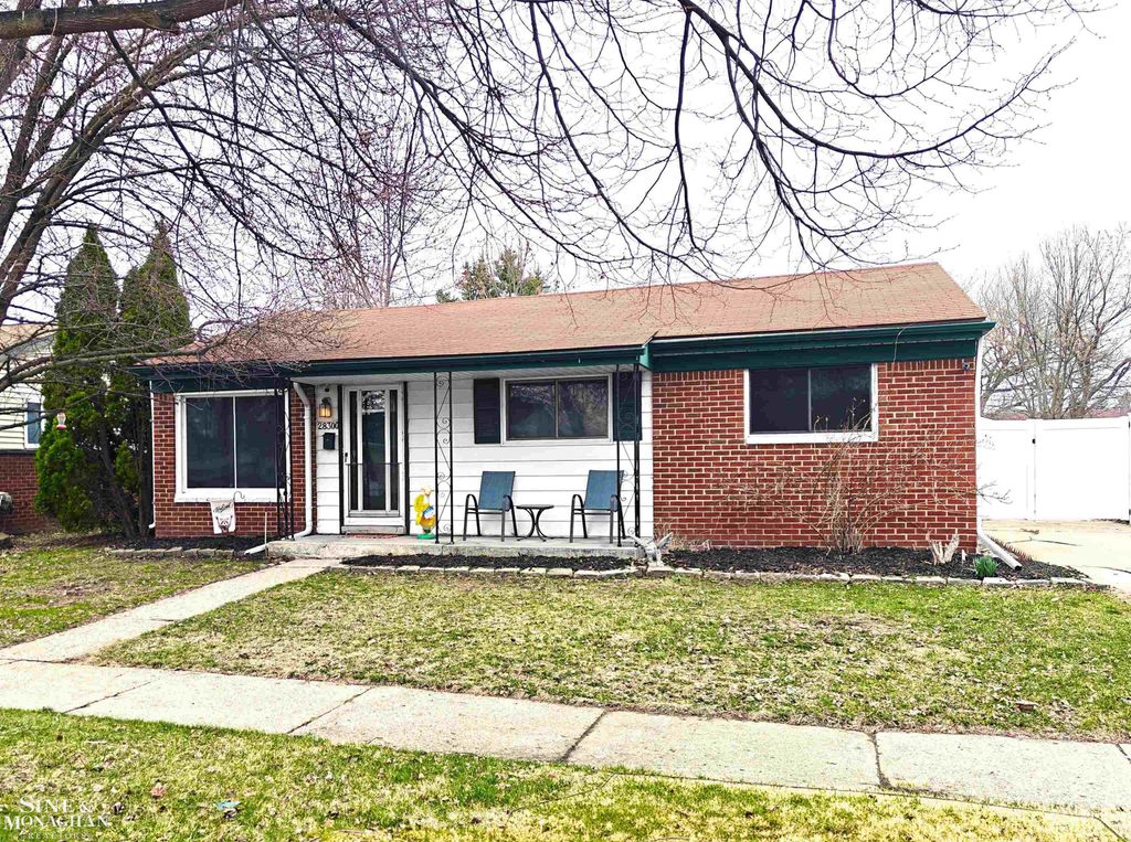 28300 Roy Boulevard, Saint Clair Shores, MI 48081