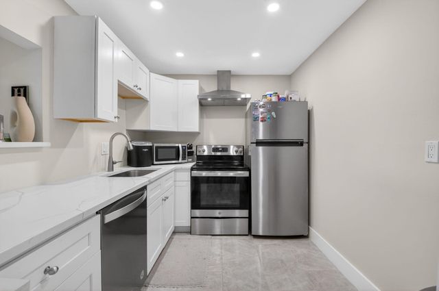 480 NW 20th Street 205, Boca Raton, FL 33431