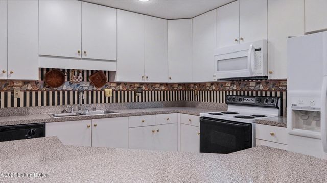 8508 Atrium Dr 1101, Louisville, KY 40220