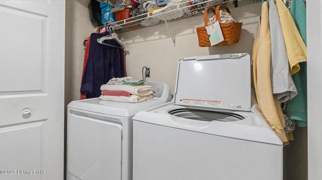 8508 Atrium Dr 1101, Louisville, KY 40220