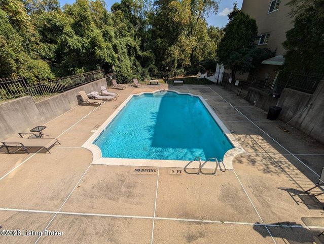 8508 Atrium Dr 1101, Louisville, KY 40220