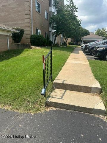 8508 Atrium Dr 1101, Louisville, KY 40220