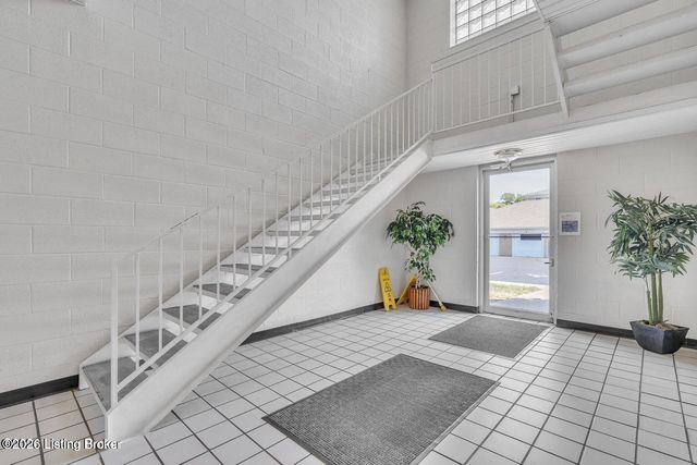 8508 Atrium Dr 1101, Louisville, KY 40220
