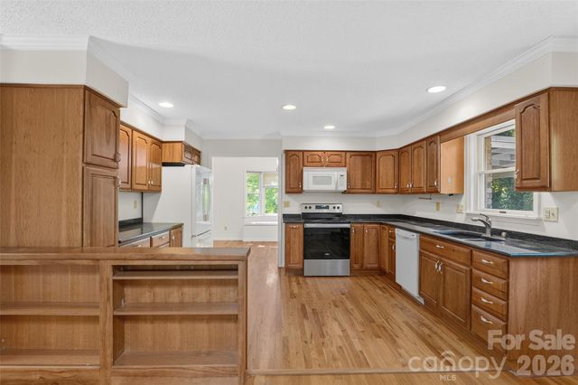 709 Forest Ridge Drive, Hendersonville, NC 28791