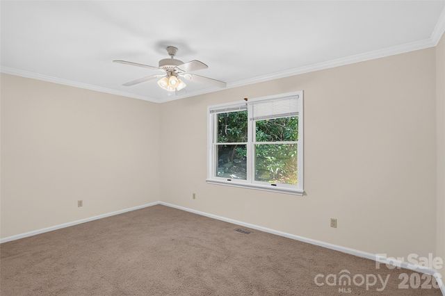709 Forest Ridge Drive, Hendersonville, NC 28791