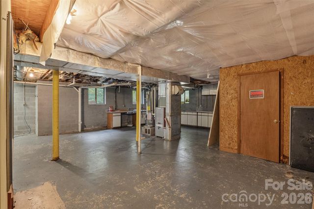 709 Forest Ridge Drive, Hendersonville, NC 28791
