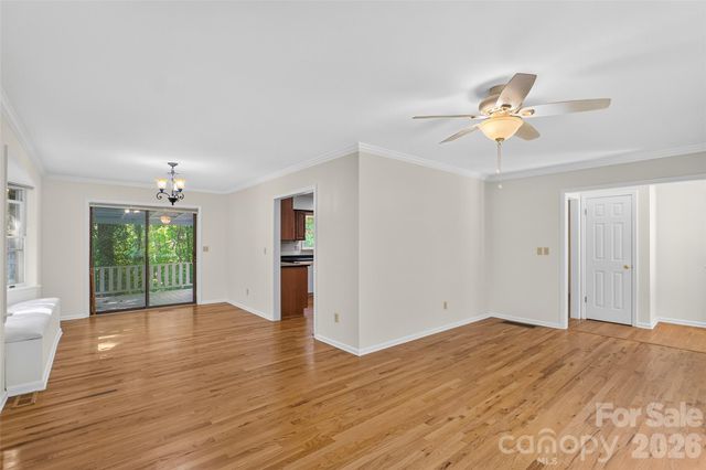 709 Forest Ridge Drive, Hendersonville, NC 28791