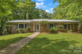 709 Forest Ridge Drive, Hendersonville, NC 28791