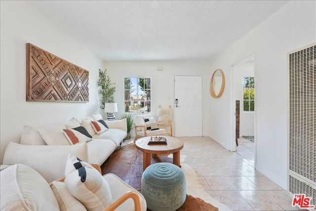 2754 S Cloverdale Avenue, Los Angeles, CA 90016