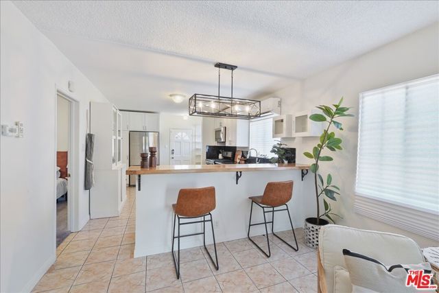 2754 S Cloverdale Avenue, Los Angeles, CA 90016