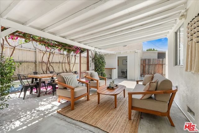 2754 S Cloverdale Avenue, Los Angeles, CA 90016