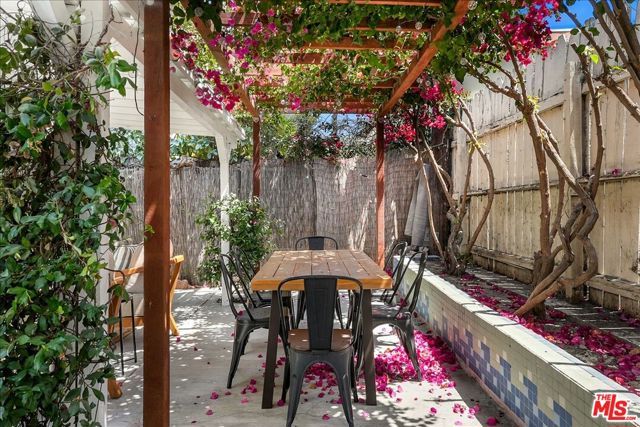 2754 S Cloverdale Avenue, Los Angeles, CA 90016