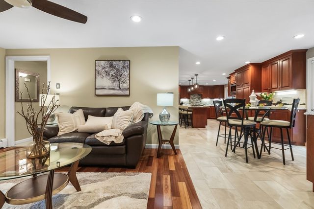 13 Candlewood Dr, Medway, MA 02053