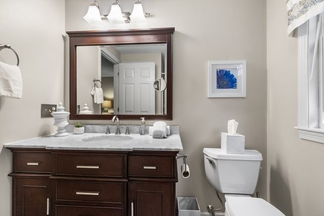 13 Candlewood Dr, Medway, MA 02053