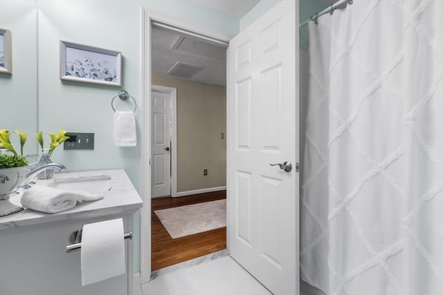 13 Candlewood Dr, Medway, MA 02053