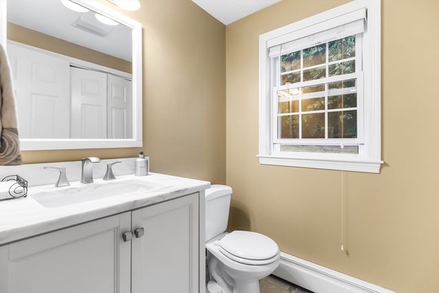 13 Candlewood Dr, Medway, MA 02053