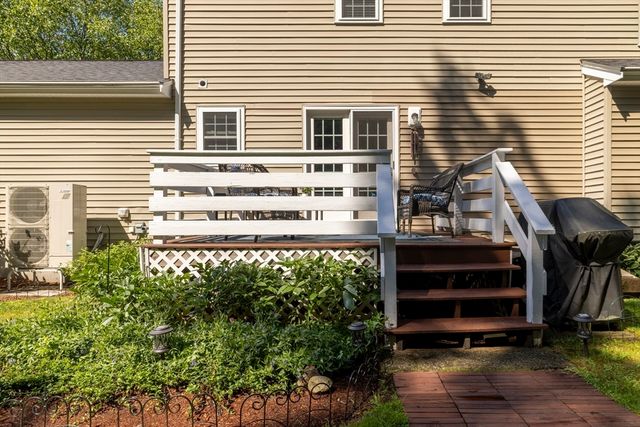 13 Candlewood Dr, Medway, MA 02053
