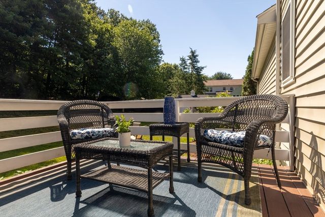 13 Candlewood Dr, Medway, MA 02053