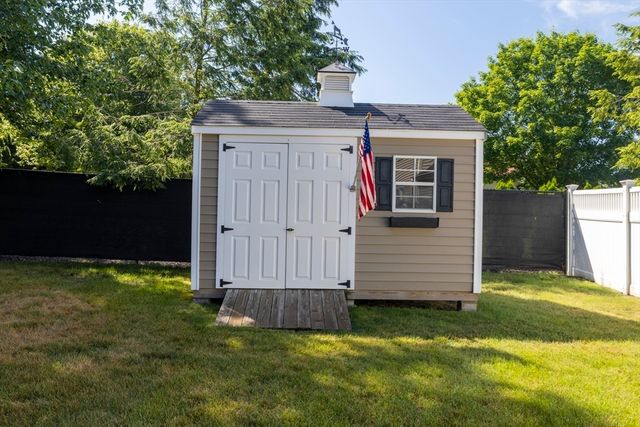 13 Candlewood Dr, Medway, MA 02053