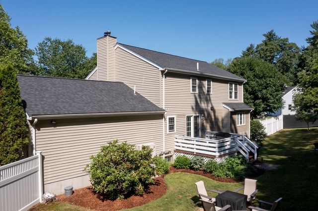 13 Candlewood Dr, Medway, MA 02053