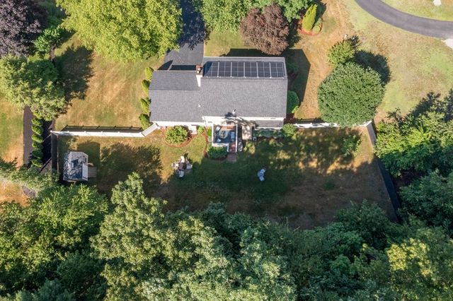 13 Candlewood Dr, Medway, MA 02053