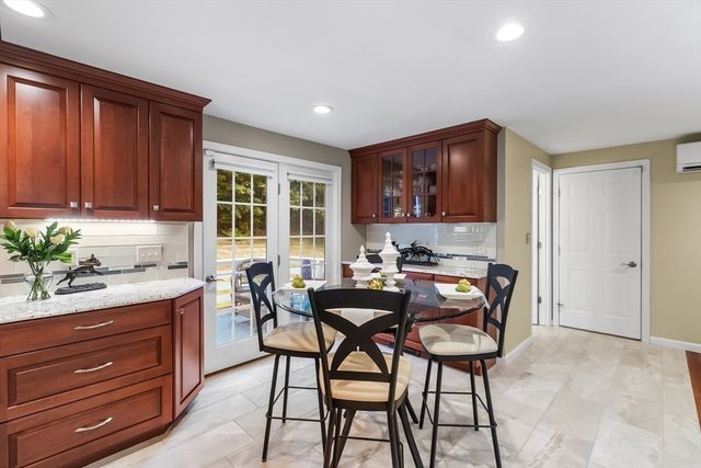 13 Candlewood Dr, Medway, MA 02053