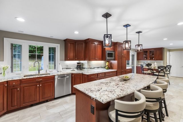13 Candlewood Dr, Medway, MA 02053