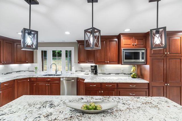 13 Candlewood Dr, Medway, MA 02053