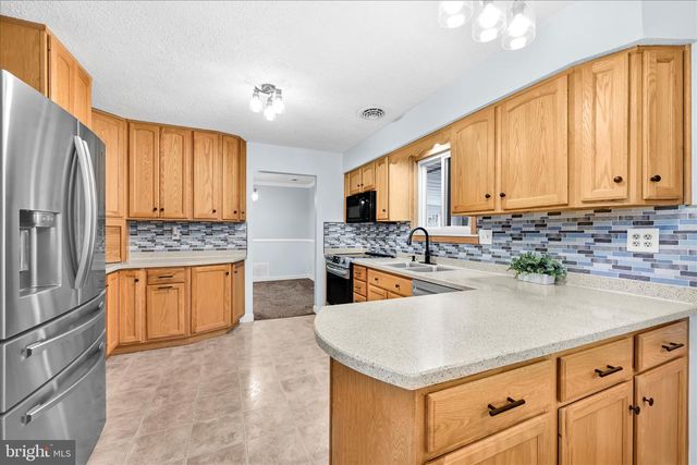 2 CATHY ANN DR, Reading, PA 19606