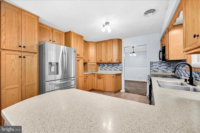 2 CATHY ANN DR, Reading, PA 19606