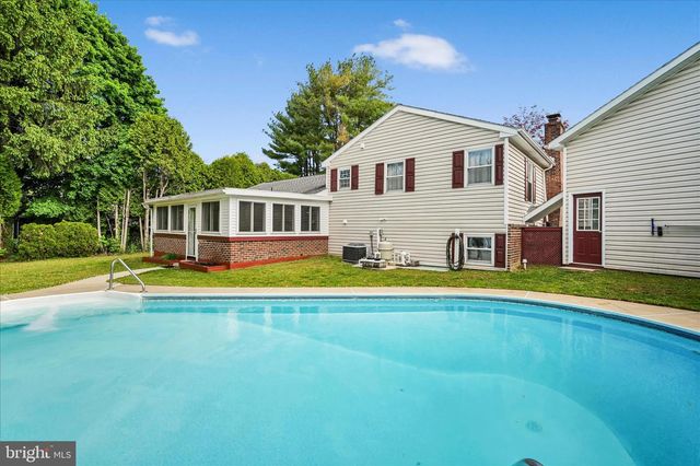 2 CATHY ANN DR, Reading, PA 19606
