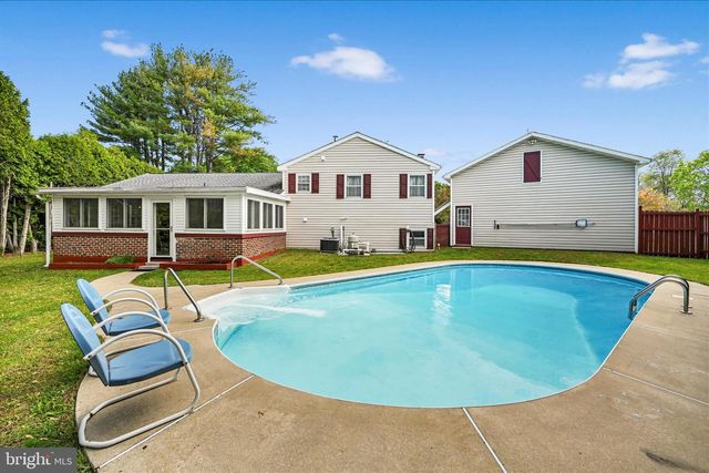 2 CATHY ANN DR, Reading, PA 19606