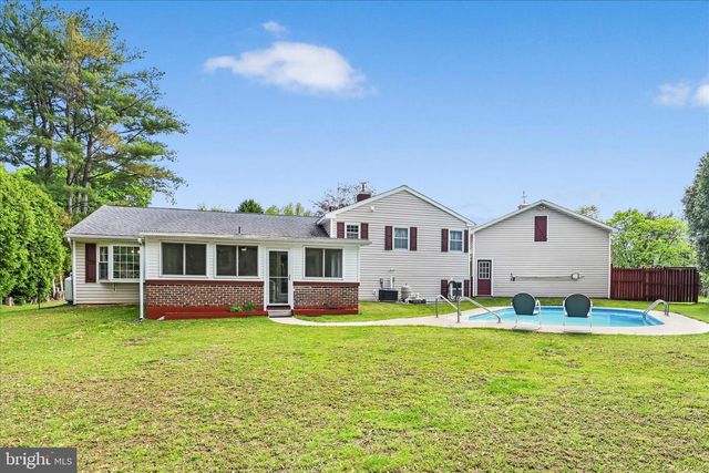 2 CATHY ANN DR, Reading, PA 19606