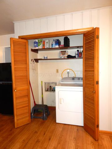 519 Third Street, Mclean, TX 79057