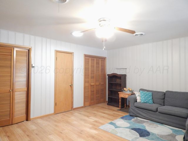 519 Third Street, Mclean, TX 79057