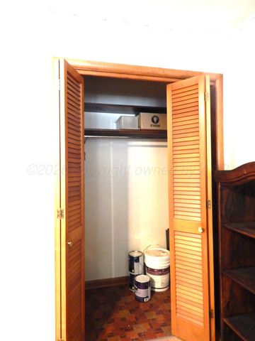 519 Third Street, Mclean, TX 79057