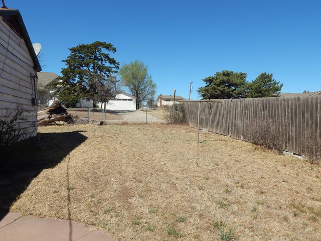 519 Third Street, Mclean, TX 79057