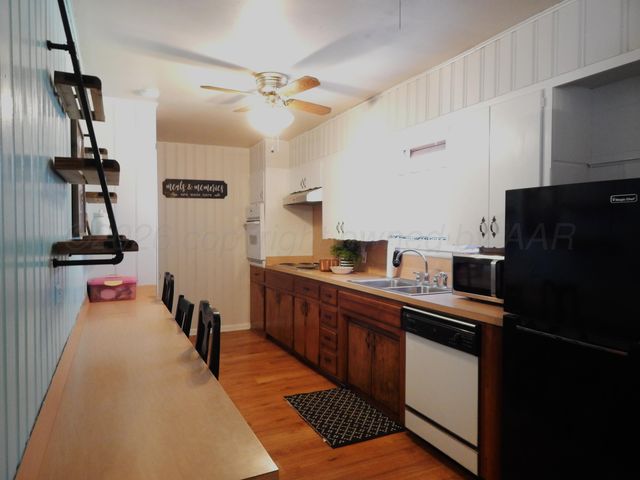 519 Third Street, Mclean, TX 79057