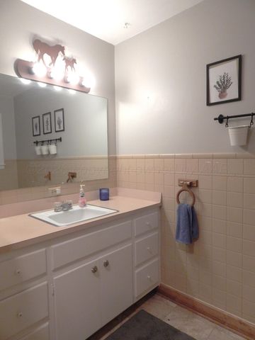 519 Third Street, Mclean, TX 79057