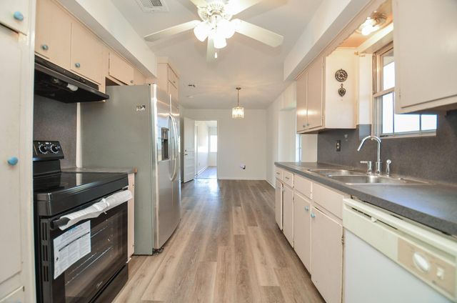 15573 Fm 1887 Road, Hempstead, TX 77445