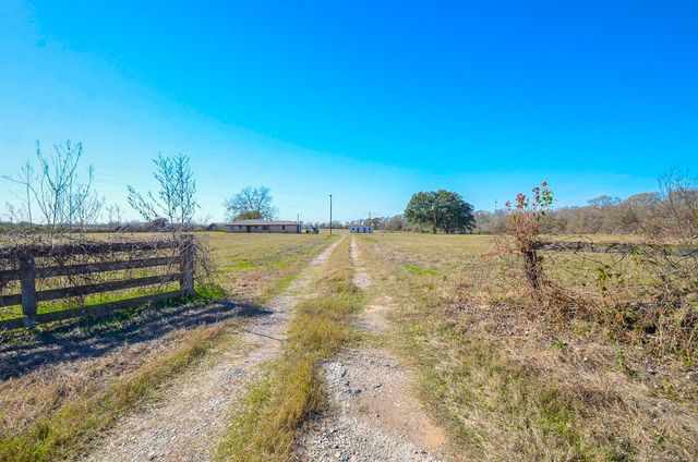 15573 Fm 1887 Road, Hempstead, TX 77445