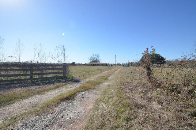 15573 Fm 1887 Road, Hempstead, TX 77445
