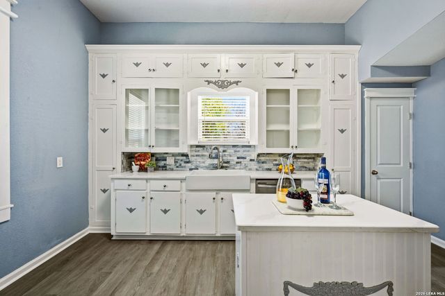 415 Helena, San Antonio, TX 78204