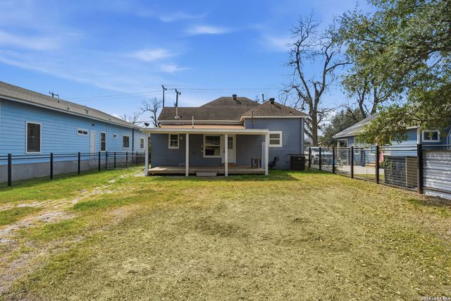 415 Helena, San Antonio, TX 78204