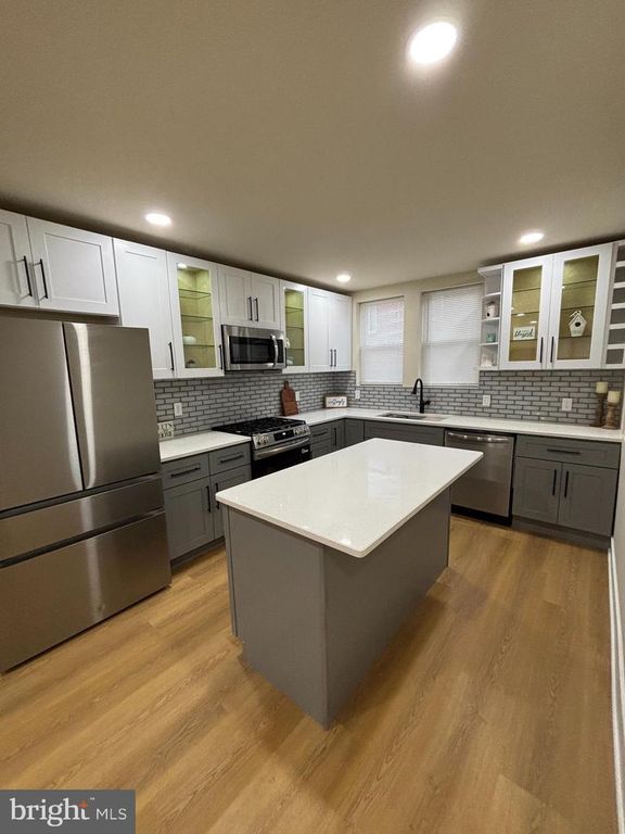 7423 BEVERLY RD, Philadelphia, PA 19138