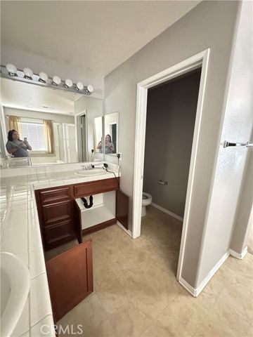 6340 Peach Blossom, Eastvale, CA 92880