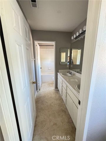 6340 Peach Blossom, Eastvale, CA 92880