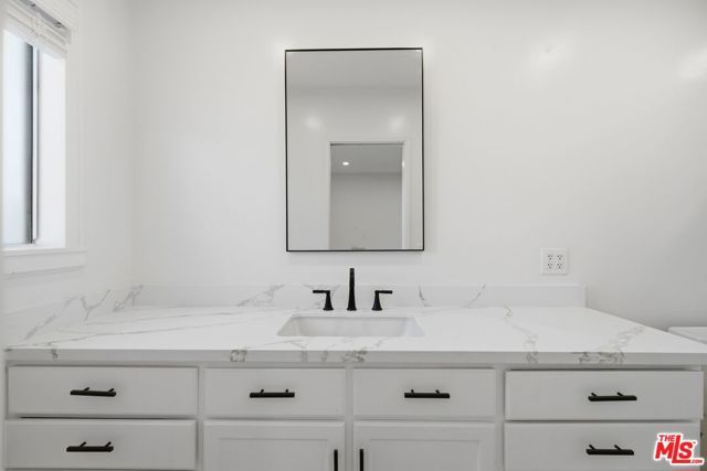 13025 Moorpark Street 208, Los Angeles, CA 91604